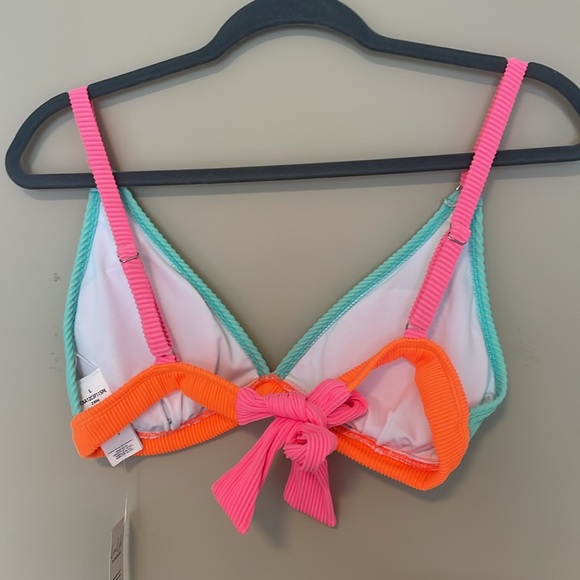 Cupshe Rib Colorblock V-Neck Top & Extra Cheeky Bikini Set - Picture 2 of 7